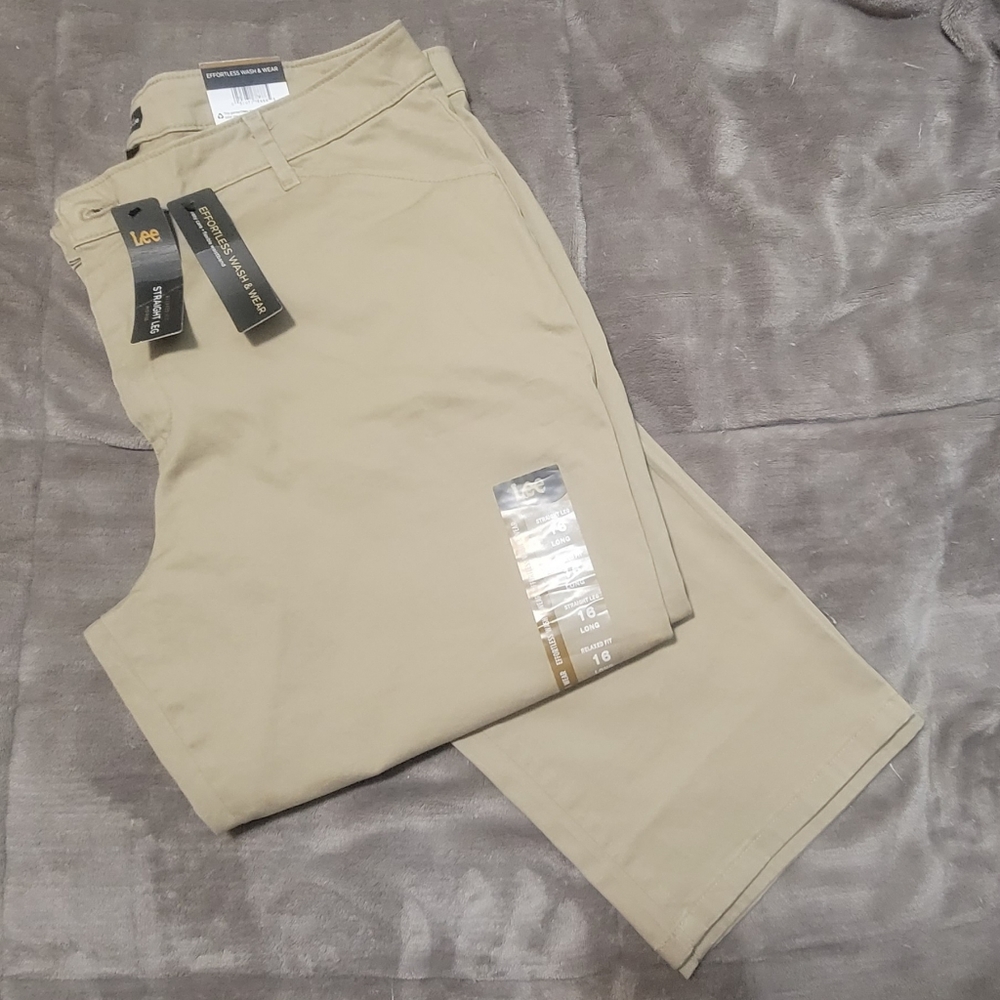 NWT Lee Relaxed Fit Straight Leg pants - Picture 3 of 5